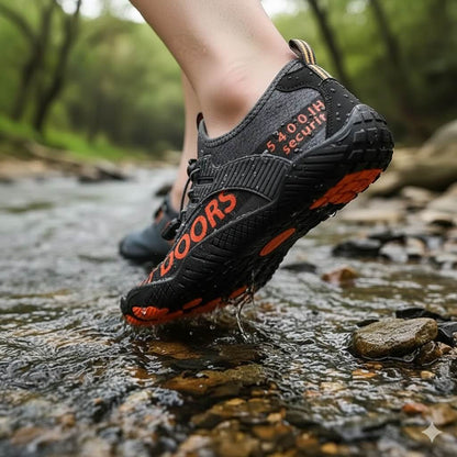 sapatilha_aquatica_-_singe_hero_shot_caminhando 