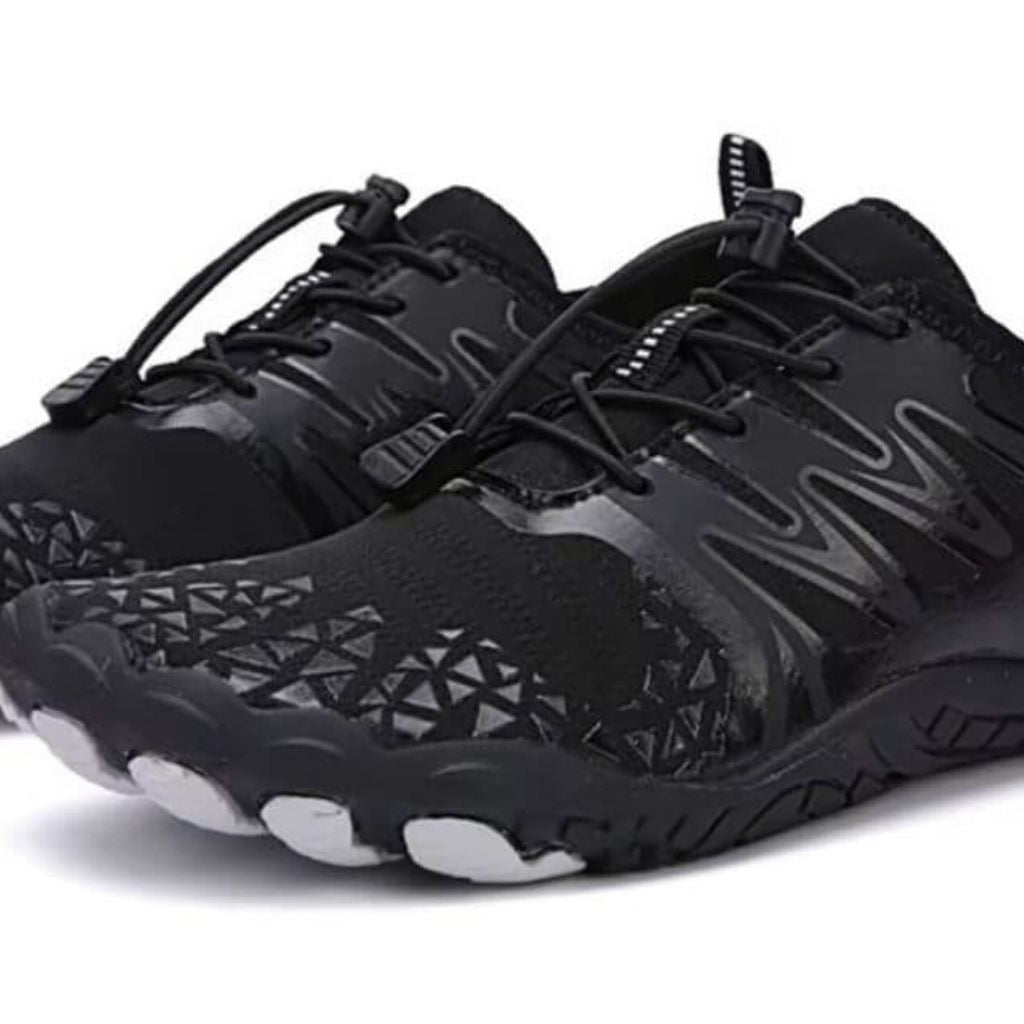 sapatilha aquatica preto-detalhe close